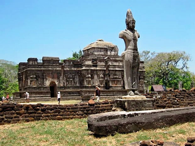 Plolnnaruwa-ruins1