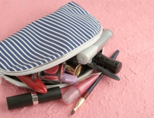 What You Need in Your Makeup Travel Bag