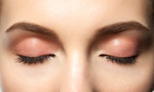 How to get youthful looking eyelids