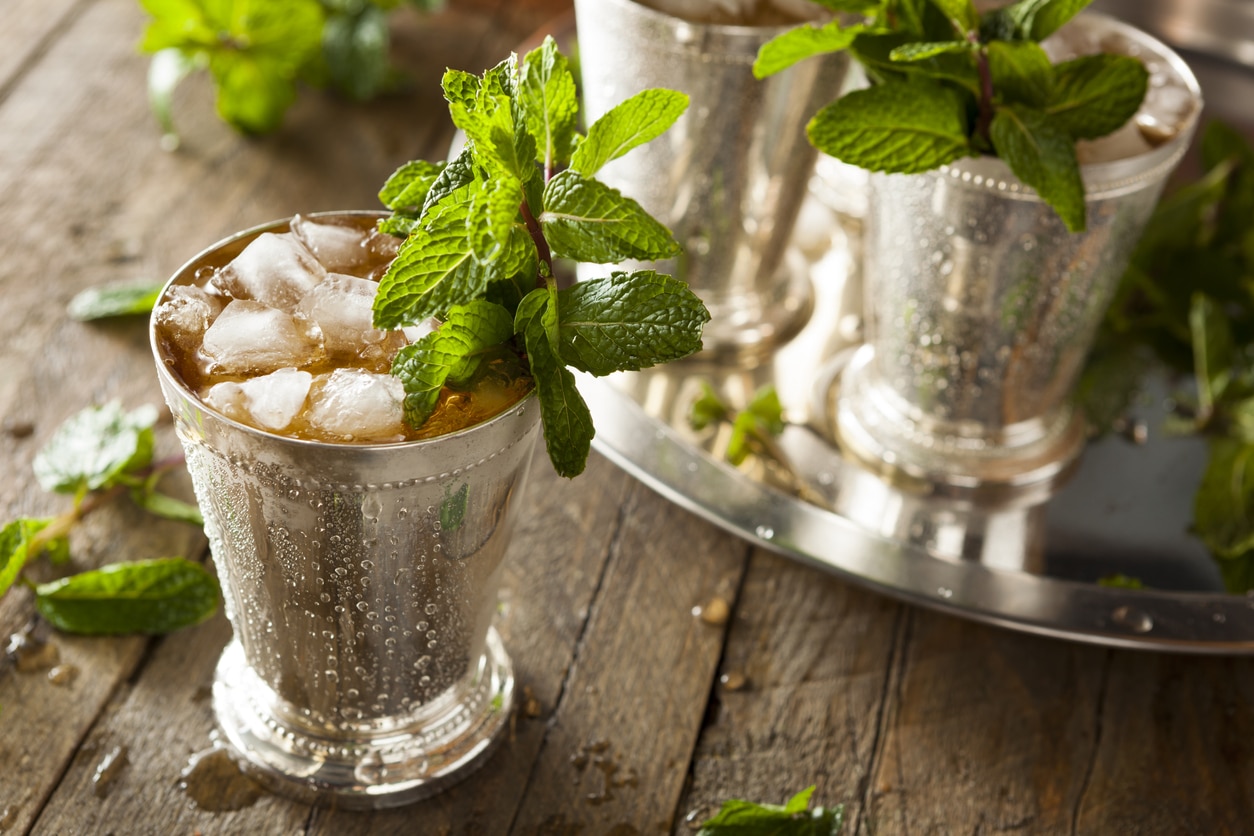 How to make a mint julep