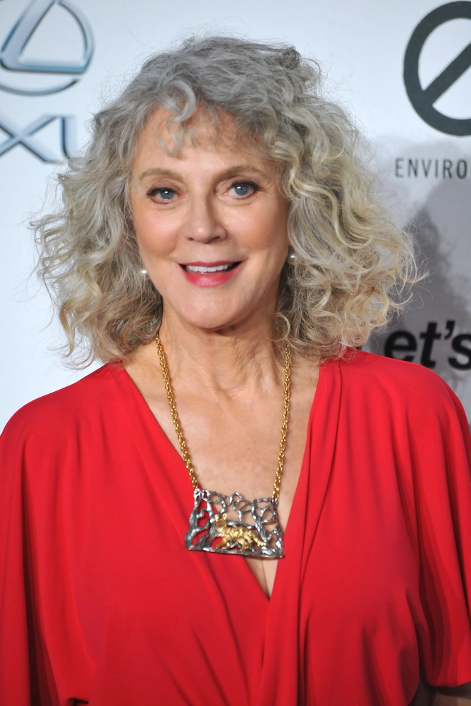 Blythe Danner curly lob haircut