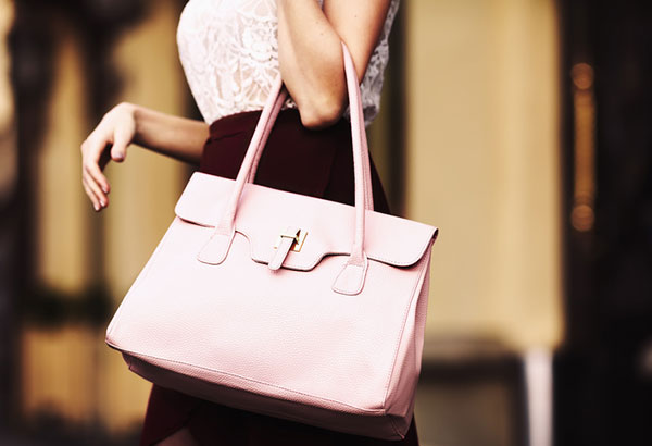 Wardrobe Essentials: Choosing a Handbag that Makes Sense
