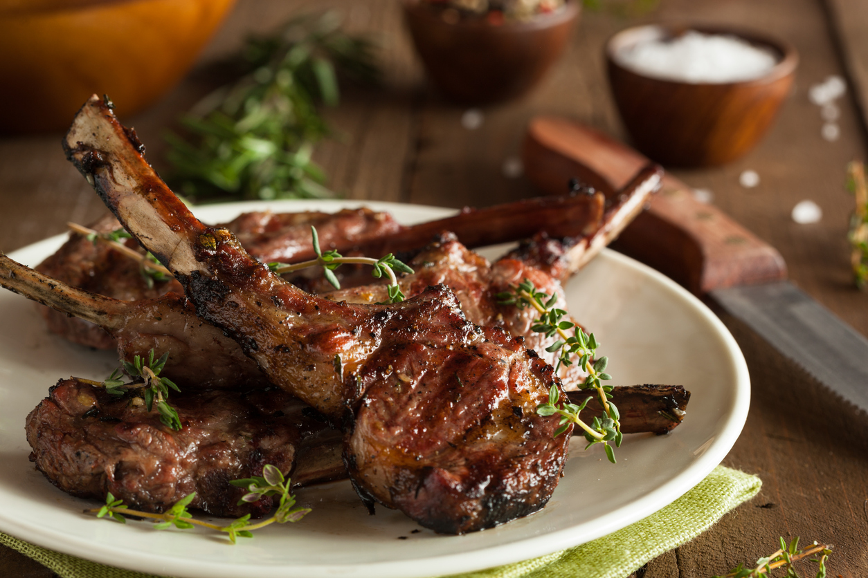 Grilled lamb chops are a healthy option when dining out