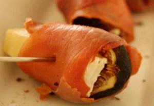 prosciutto wrapped figs