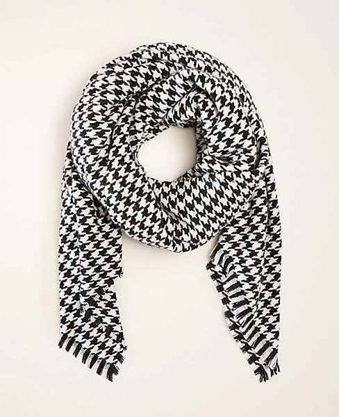 how to wear a scarf