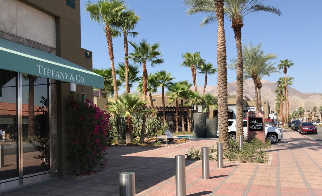 Strolling El Paseo, Palm Desert
