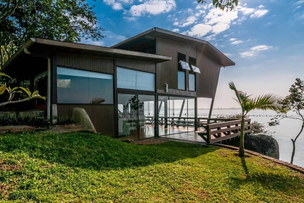 AirBnB Beachhouse