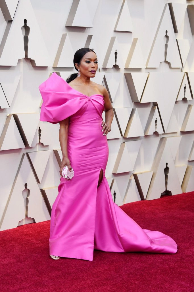 RedCarpet-Oscars-Angela Bassett wearing Reem Acra