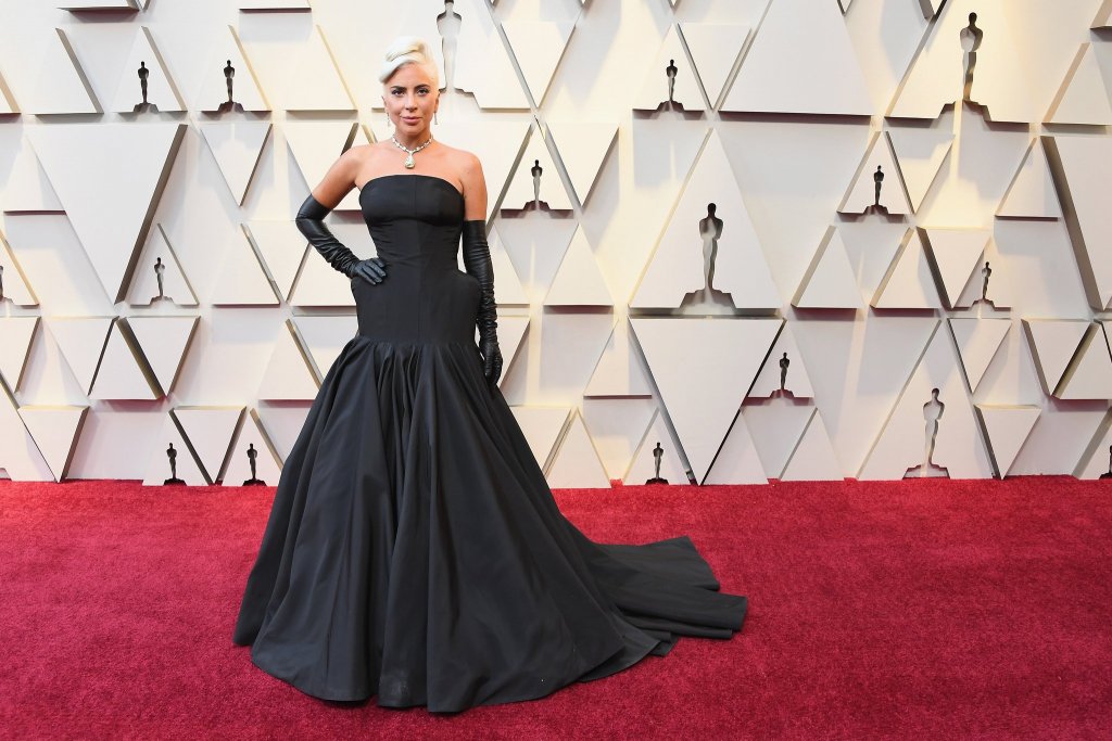 RedCarpet-Oscars-LadyGaga in Tiffany Necklace and Alexander McQueen
