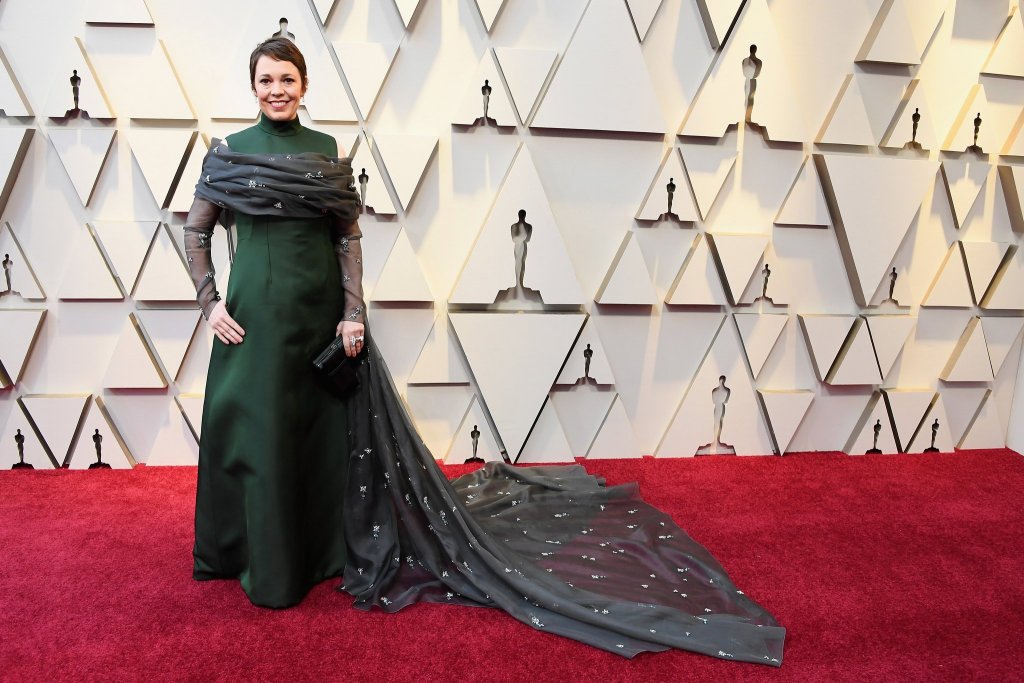 RedCarpet-Oscars-Olivia Colman Wearing Prada