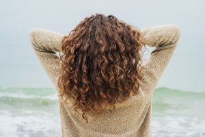 Embracing Wavy Hairstyle, benefits of argan oil for curly hair