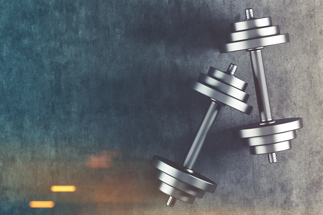 Is heavy weightlifting ok for older women?