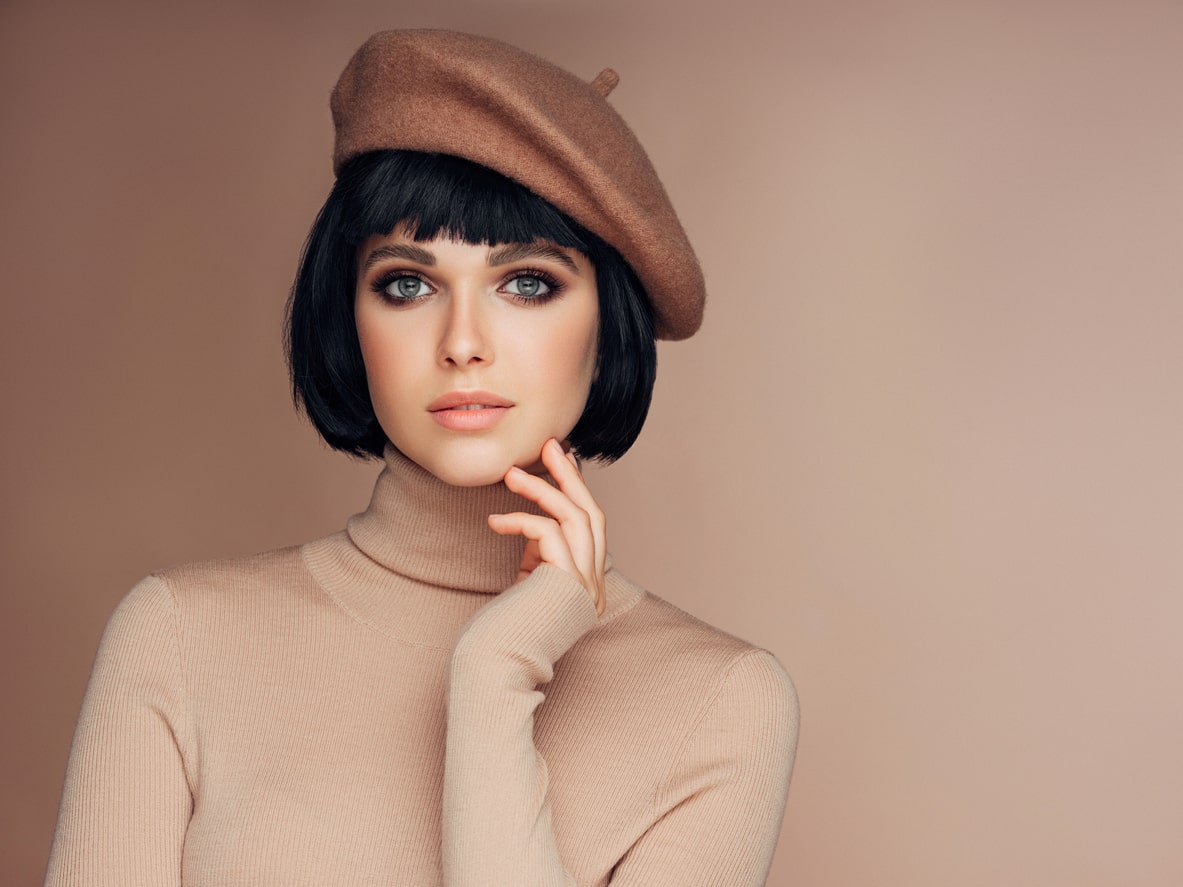 Coupe de cheveux Bob avec une frange émoussée