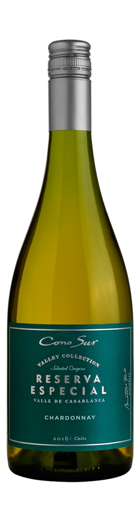 drinking wine by the pool with Cono Sur chardonnay