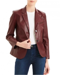 Wearing a fitted leather blazer shows you know how to pull off a modern twist on a classic look. 