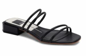 Dolce Vita Haize Strappy Slide Sandal dans une garde-robe d'été noire