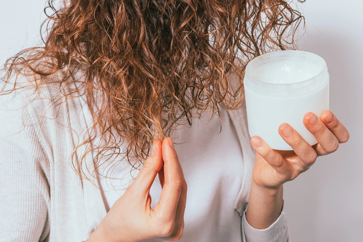 Tame your hair frizz