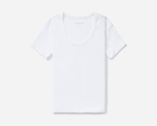 The Prime Woman's Guide to the White Summer Tee | PRIMEWoman.com