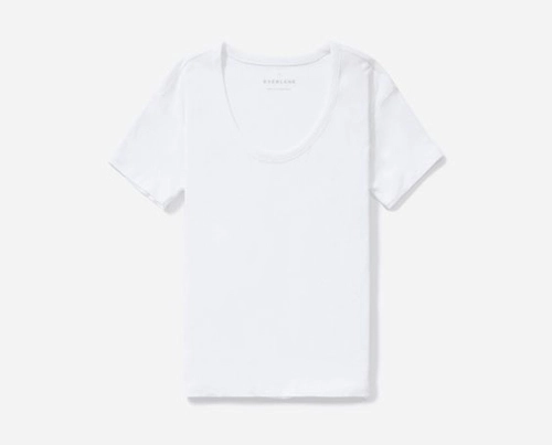 The Prime Woman's Guide to the White Summer Tee | PRIMEWoman.com