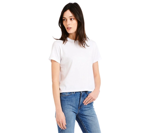 The Prime Woman's Guide to the White Summer Tee | PRIMEWoman.com