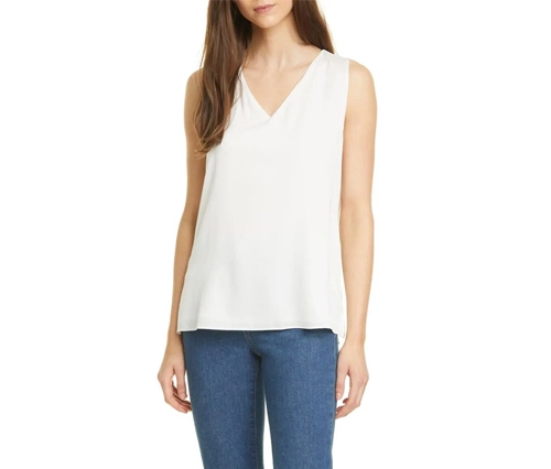 The Prime Woman's Guide to the White Summer Tee | PRIMEWoman.com