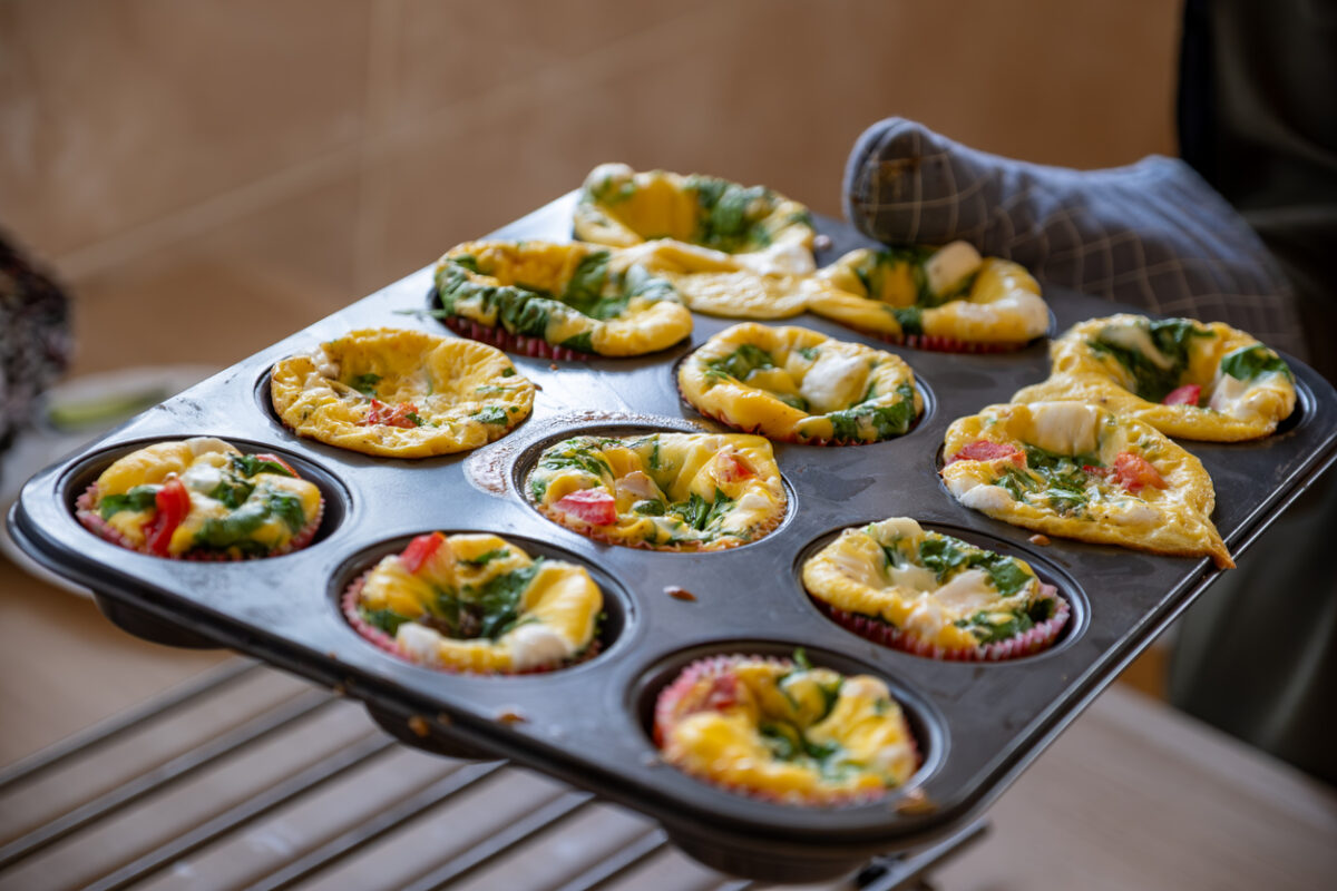 spinach, bacon, egg, and cheese breakfast muffins