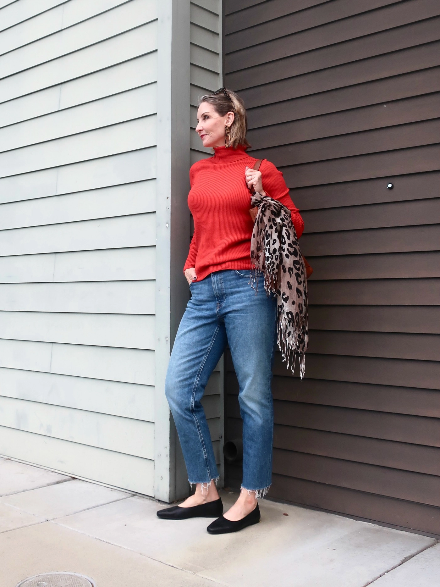 how to style a scarf