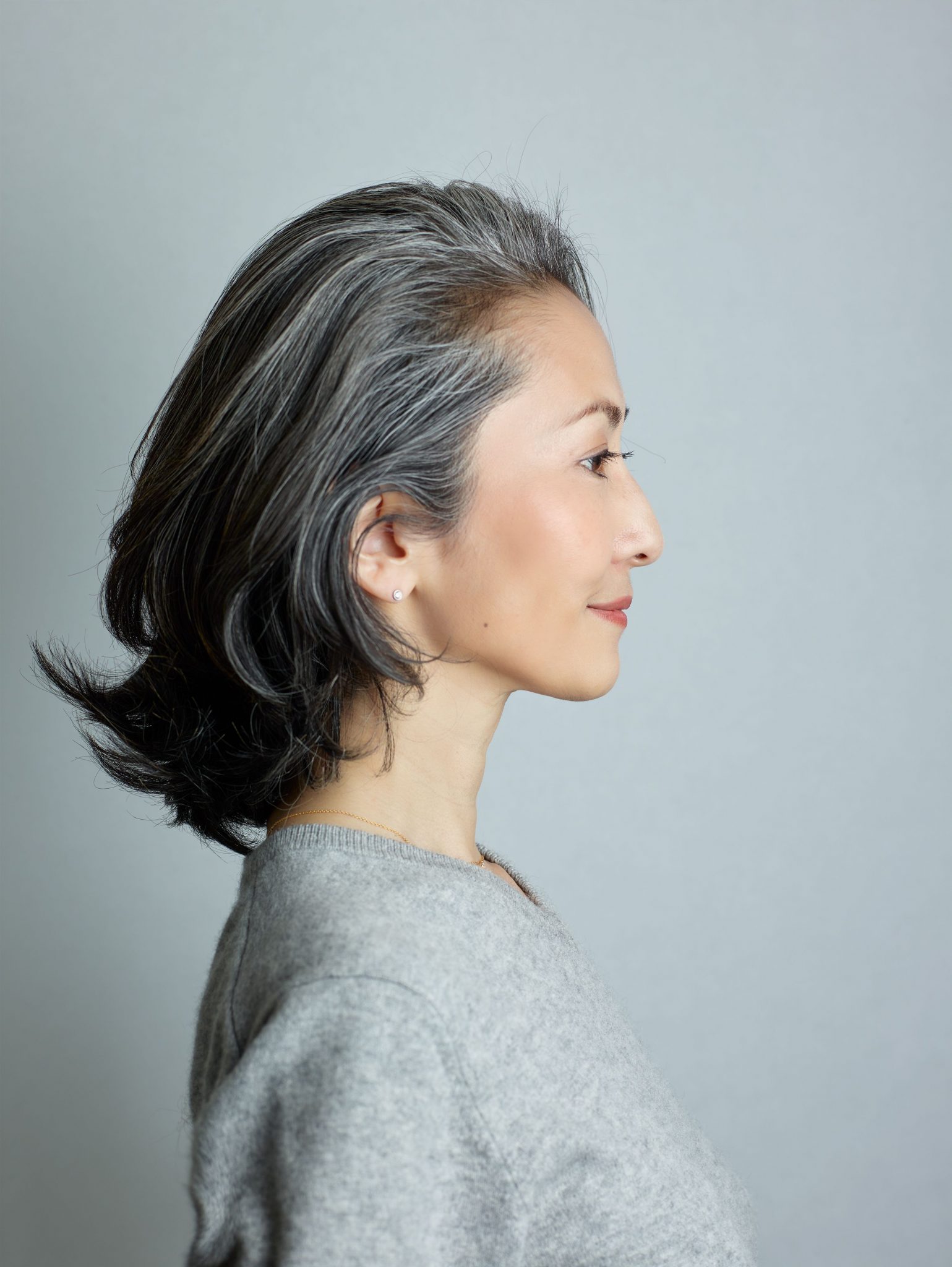 women's short haircuts have some grey hair options too