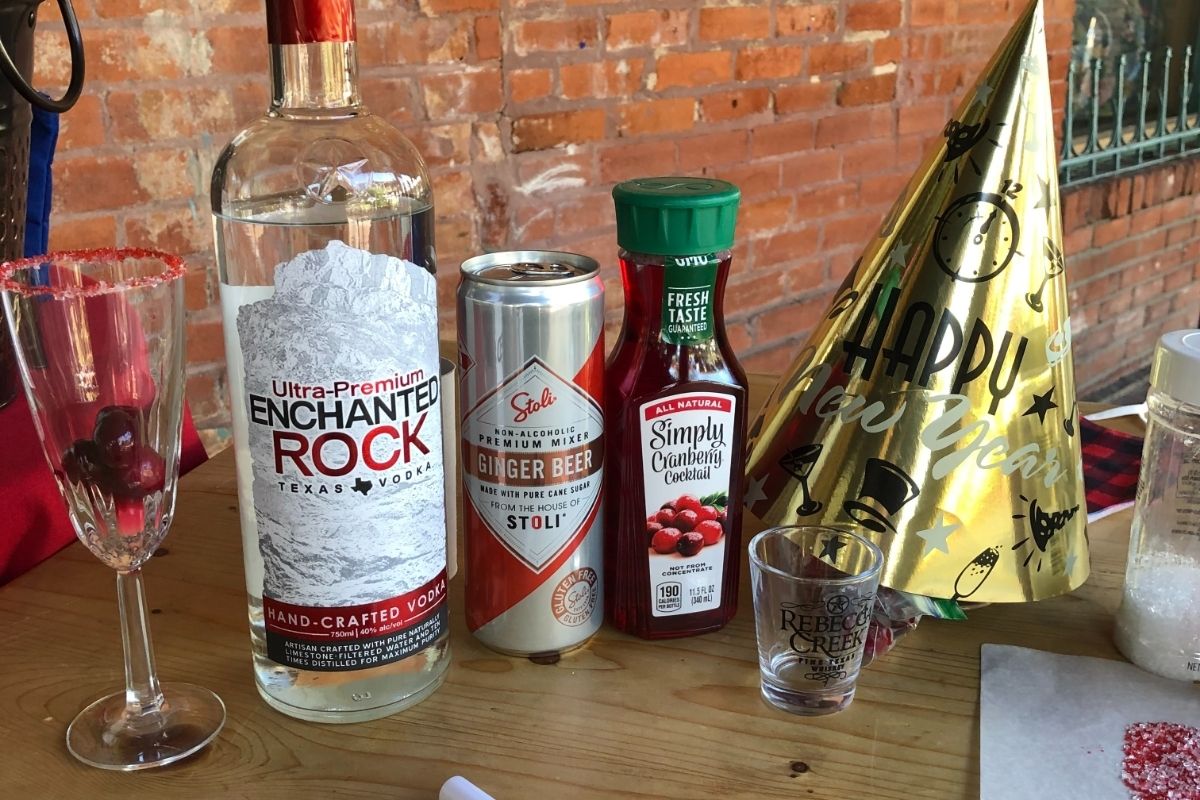 How to make a Cranberry NYE Cocktail