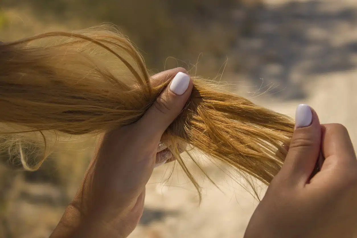 Using hot products can cause dry, brittle hair. Cold therapy is better. 