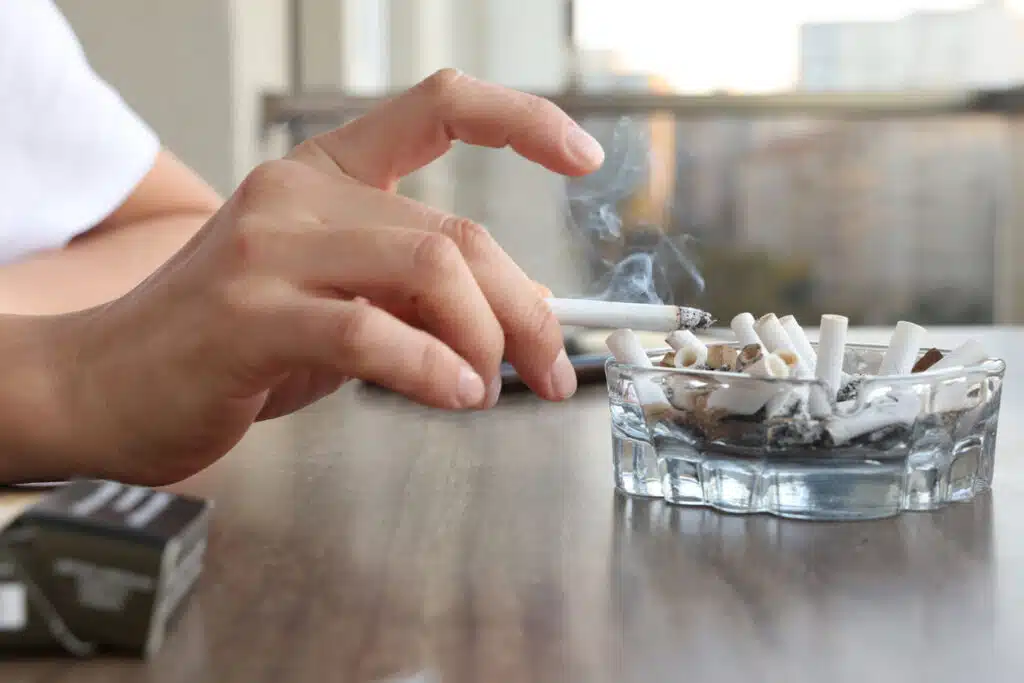 Smoking is unhealthy, quit smoking, cigarettes