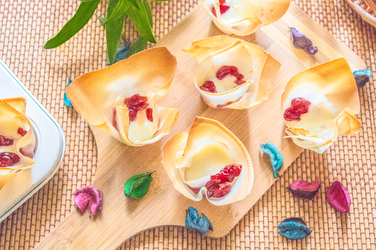 Cranberry cheese bites