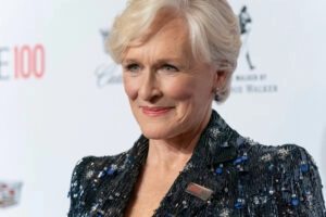 Prevent yellow in Grey or white hair