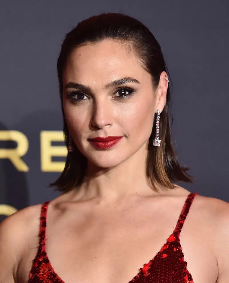 Gal Gadot Slicked back bob or lob hairstyle