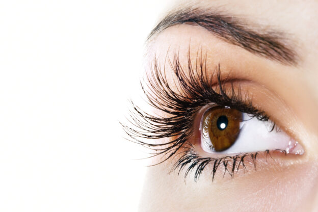 Longer lashes with best lengthening and volumizing mascaras
