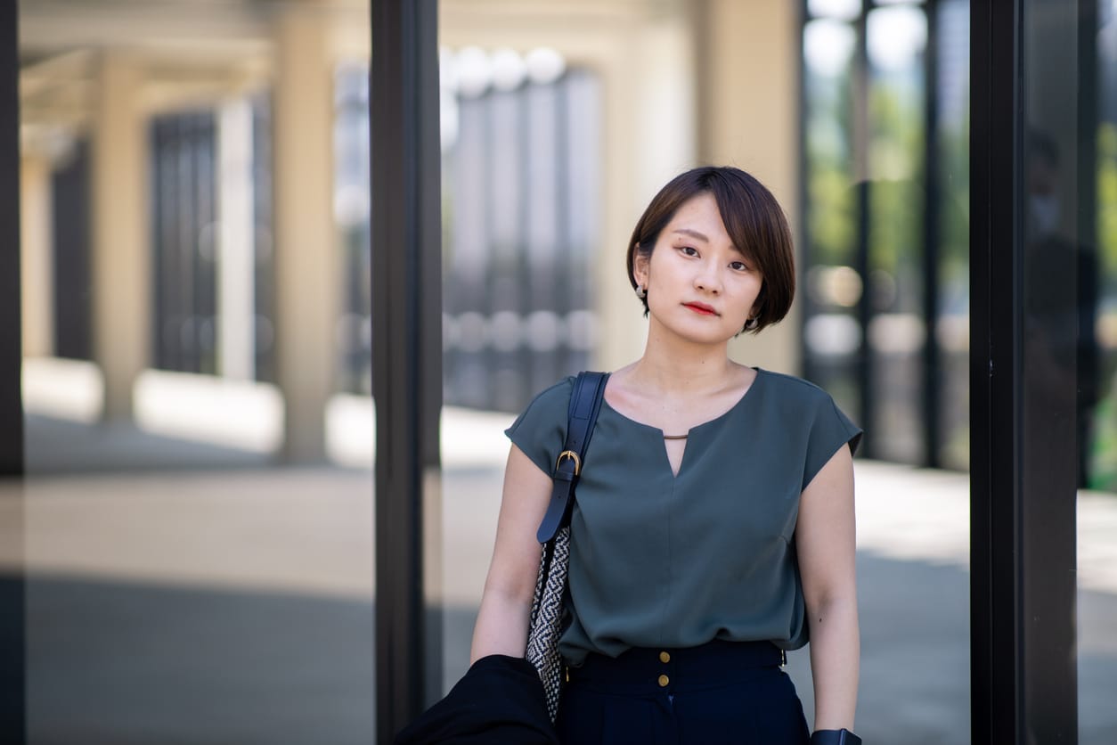 Asian woman with bob haircut and a square face shape