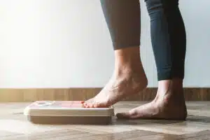 Woman on a scale, diet mistakes that make you look older