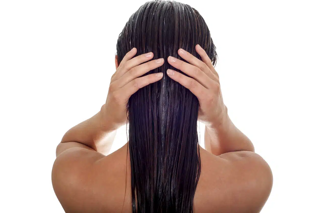 Straightening shampoo for curly hair