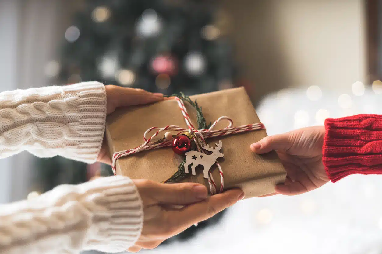 Bombas Clothing Feature; Gift giving and receiving