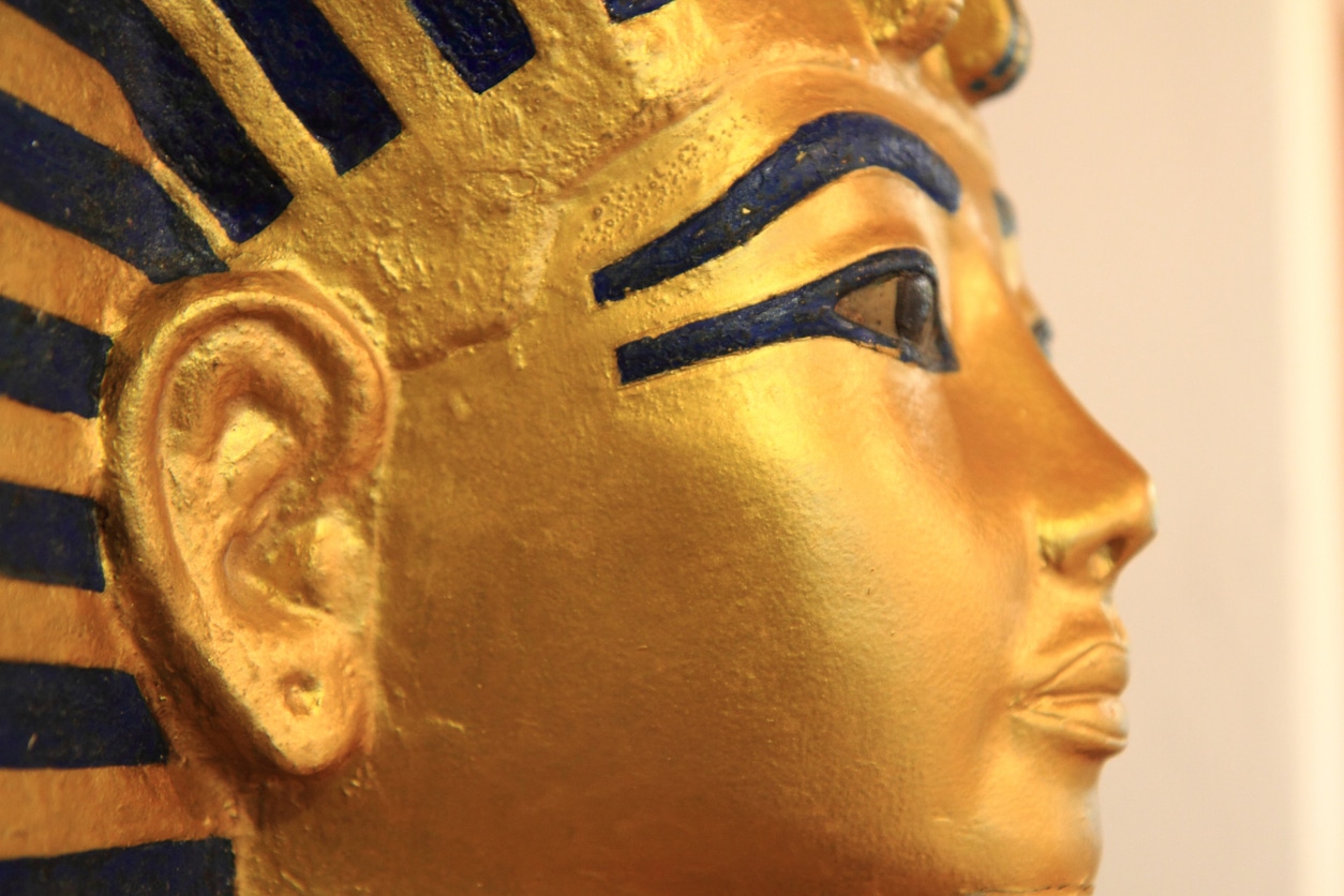 Cleopatra used gold as a face mask to keep her youthful appearance