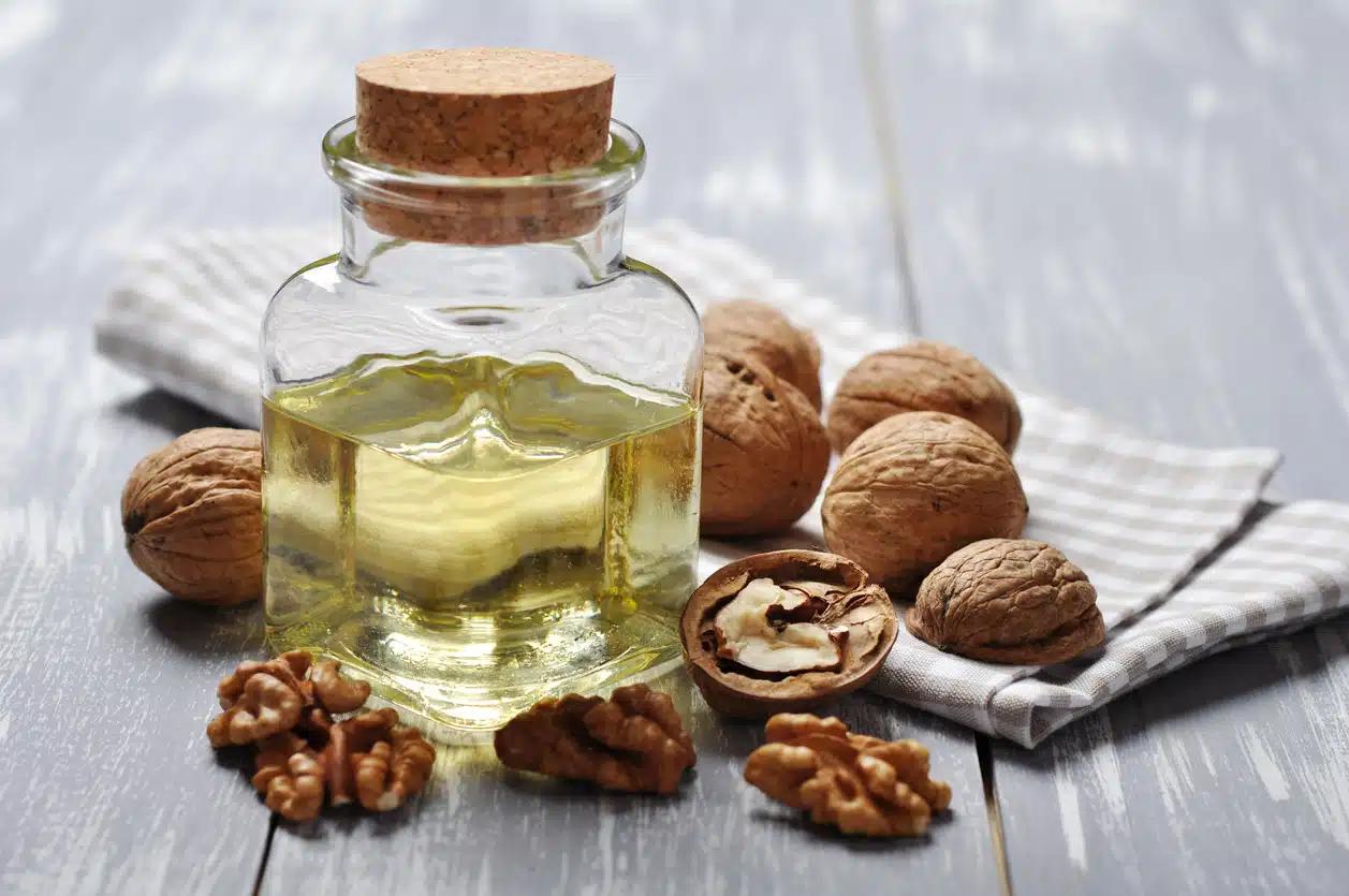 Walnut oil with nuts