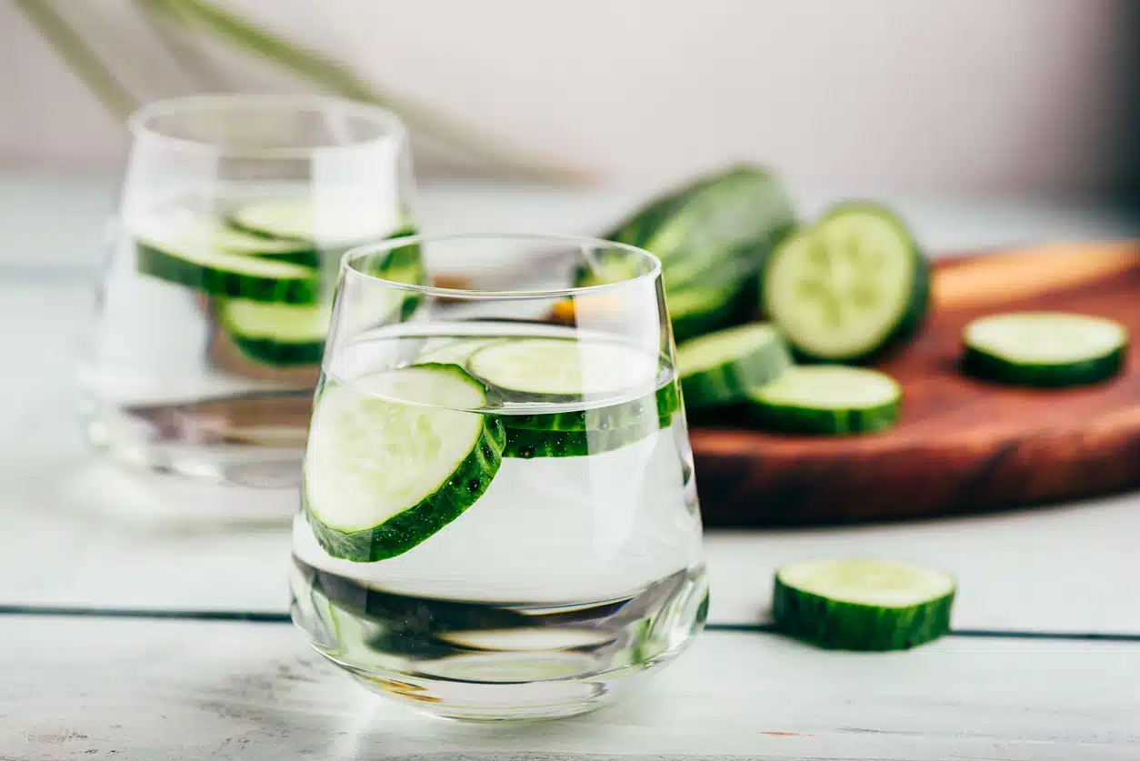 Drinking water and hydrating to help alleviate joint pain