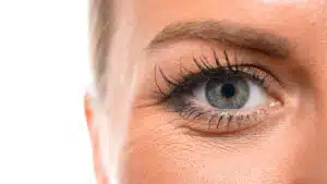 Get fuller, thicker eyelashes with eyelash tint