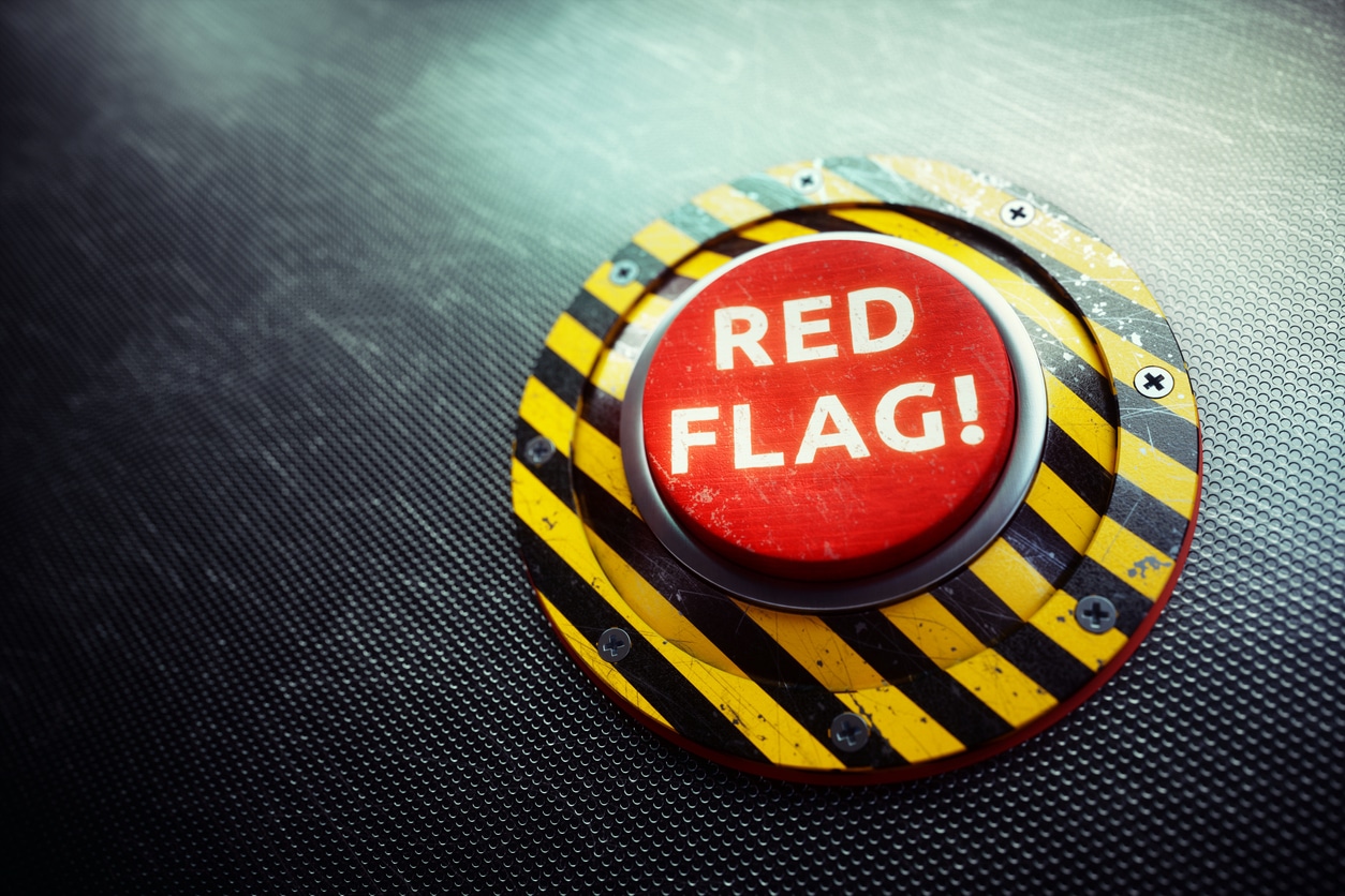 Relationship red flags or warning signs to look out for