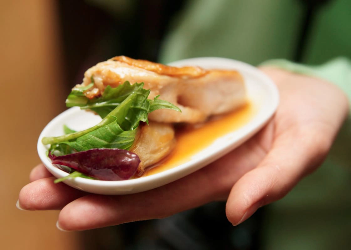 Small plate of food for meal size when alternate fasting