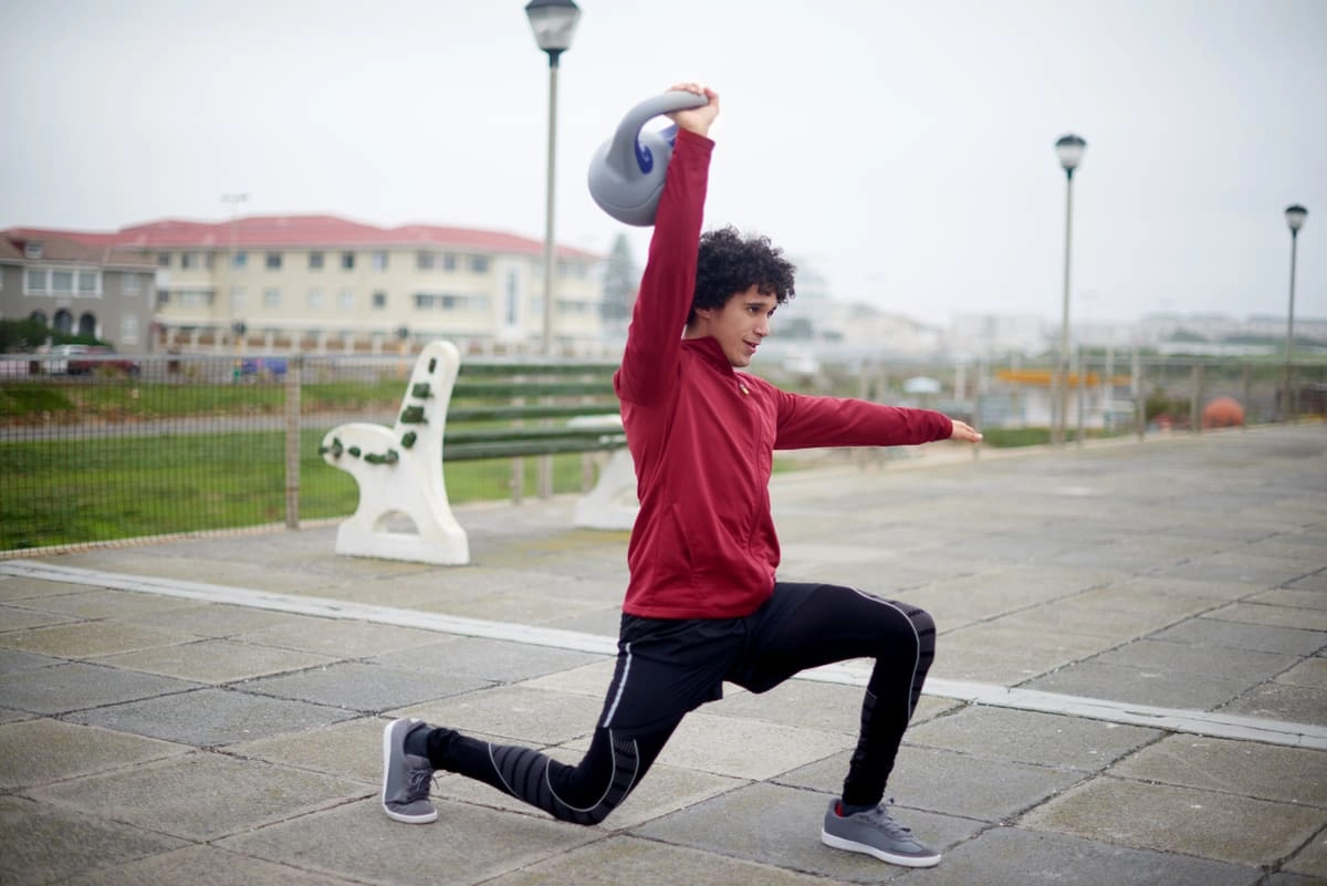 Kettlebell lunge