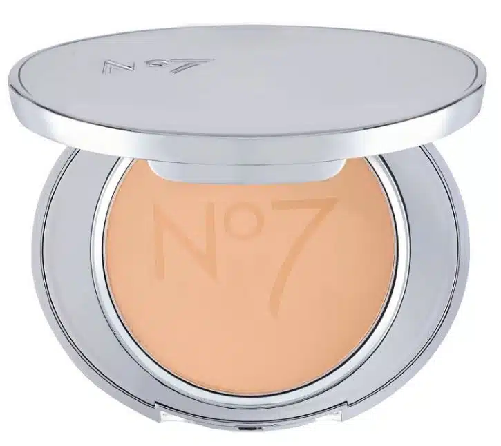 No7 Lift & Luminate Triple Action Translucent Finishing Powder