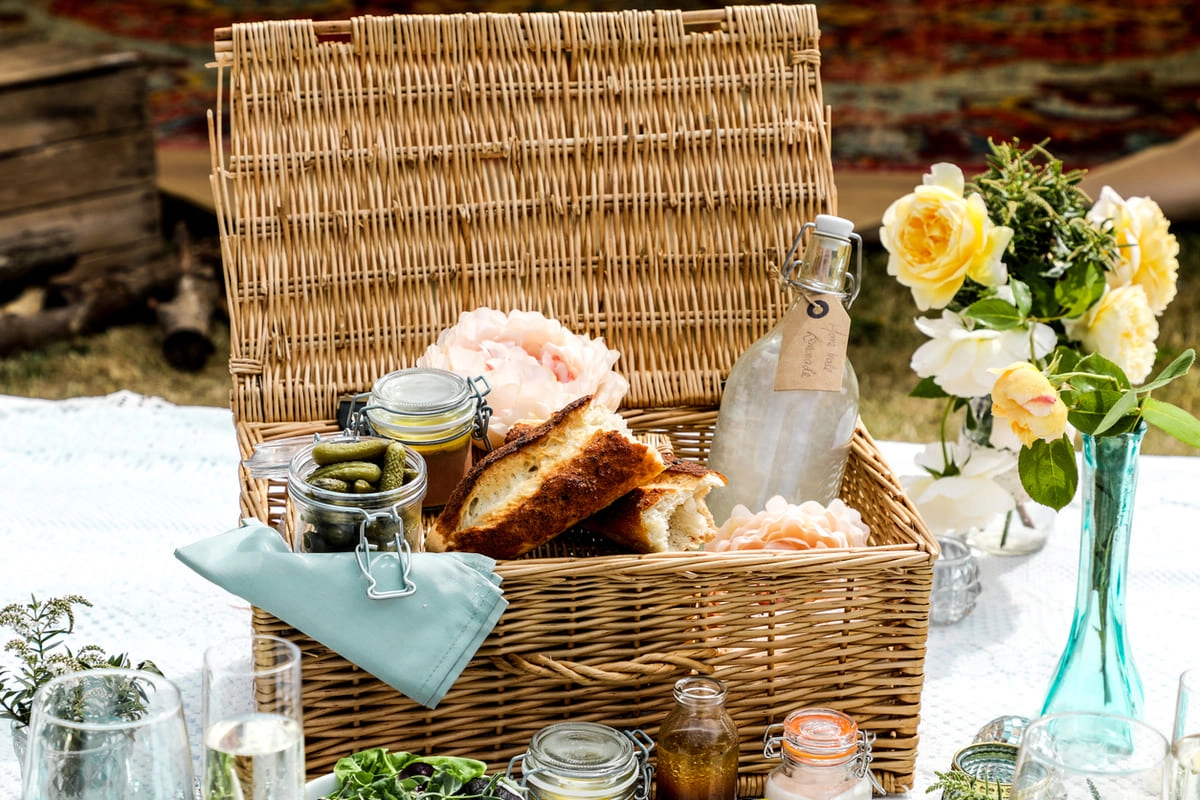 Picnic date ideas
