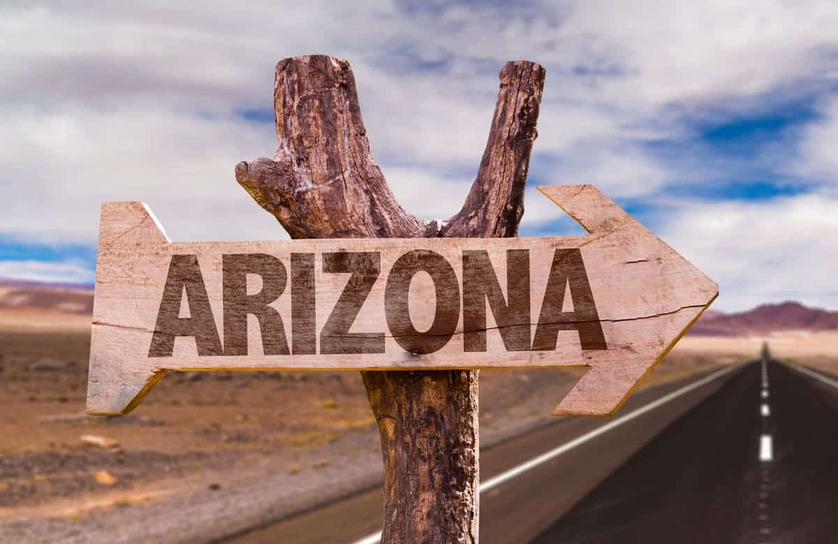 Best places to retire in Arizona arrow sign