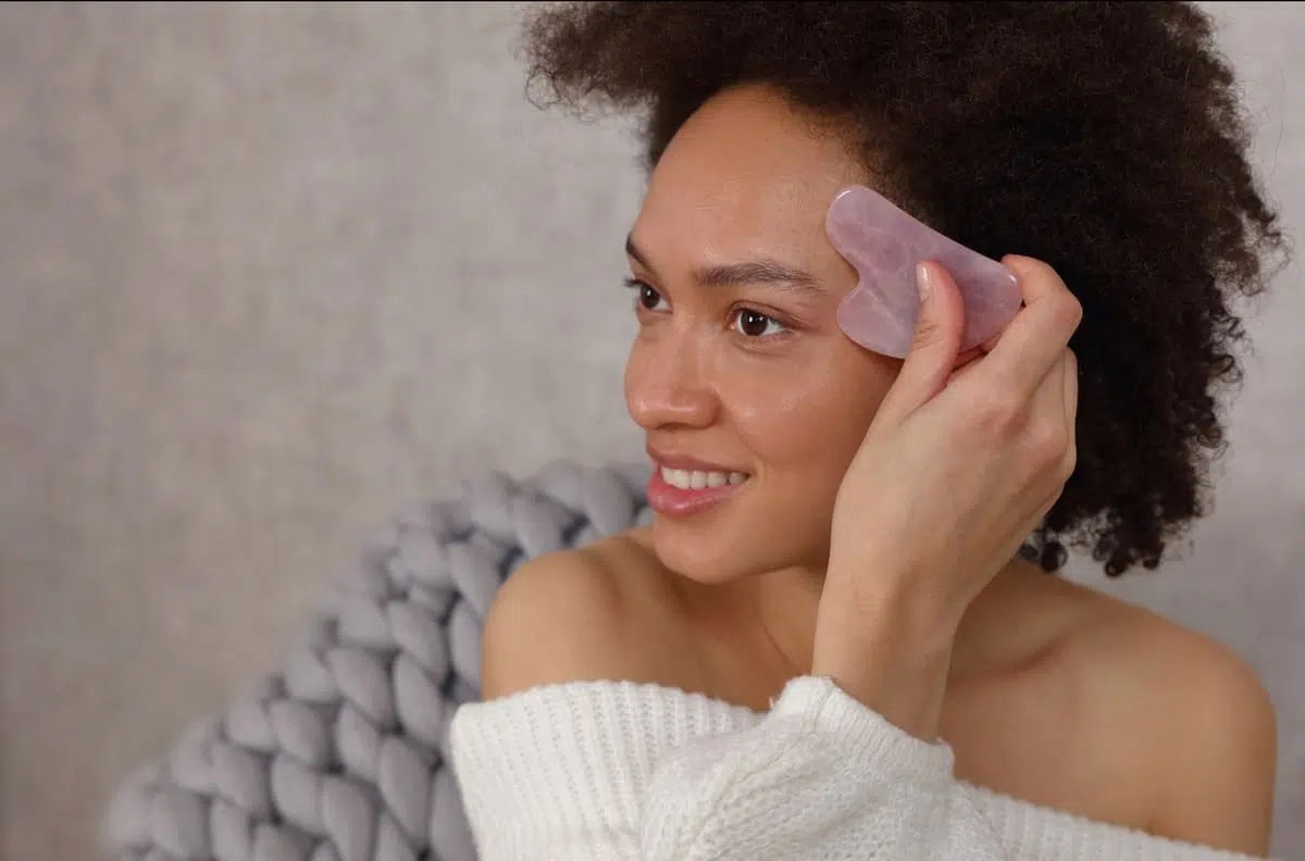 gua sha stone for lymphatic draininage